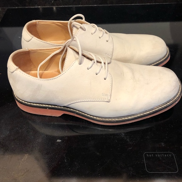 johnston and murphy white bucks